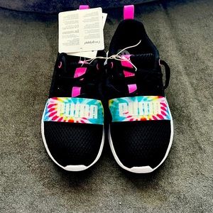 New girls size 13 puma tennis shoes